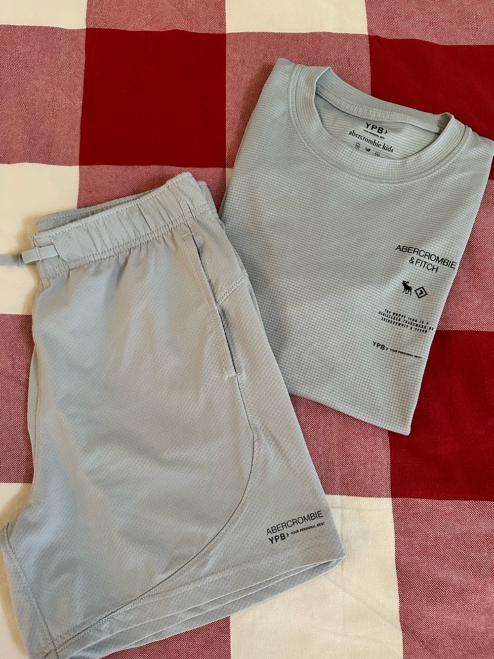 Abercrombie kids YPB boy’s matching active wear in light gray, size 11/12